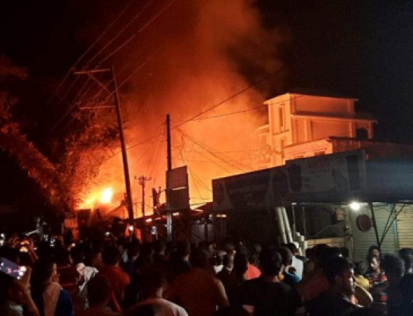 মনপুরা বাজারে আগুন লেগে ৩ কোটি টাকার ক্ষতি